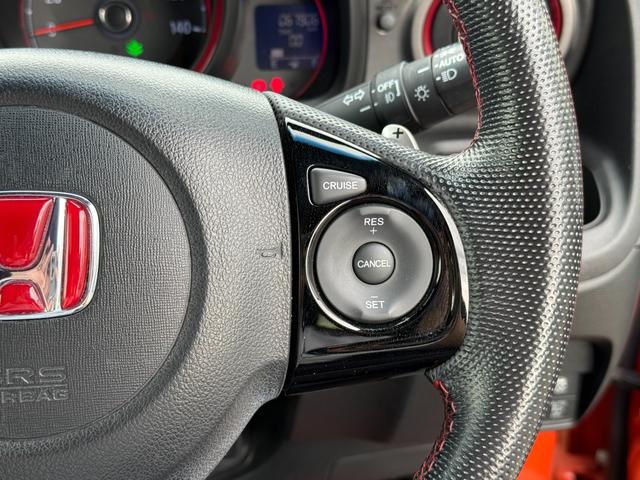 N-ONE RS 純正ナビ ホワイトレタータイヤ 衝突軽減ブレーキ ドラレコ バックカメラ ETC パドルシフト ハーフレザーシート LEDライト USBポート スマートキー プッシュスタート アイドリングストップ(11枚目)