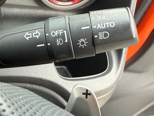 N-ONE RS 純正ナビ ホワイトレタータイヤ 衝突軽減ブレーキ ドラレコ バックカメラ ETC パドルシフト ハーフレザーシート LEDライト USBポート スマートキー プッシュスタート アイドリングストップ(12枚目)