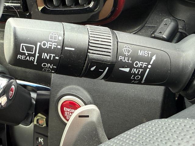 N-ONE RS 純正ナビ ホワイトレタータイヤ 衝突軽減ブレーキ ドラレコ バックカメラ ETC パドルシフト ハーフレザーシート LEDライト USBポート スマートキー プッシュスタート アイドリングストップ(13枚目)