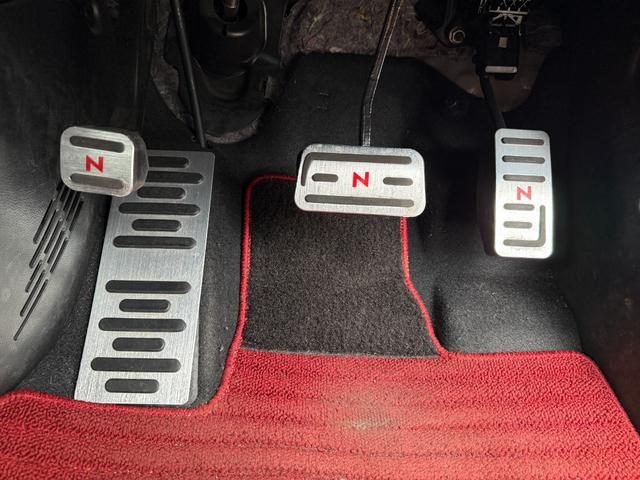 N-ONE RS 純正ナビ ホワイトレタータイヤ 衝突軽減ブレーキ ドラレコ バックカメラ ETC パドルシフト ハーフレザーシート LEDライト USBポート スマートキー プッシュスタート アイドリングストップ(48枚目)