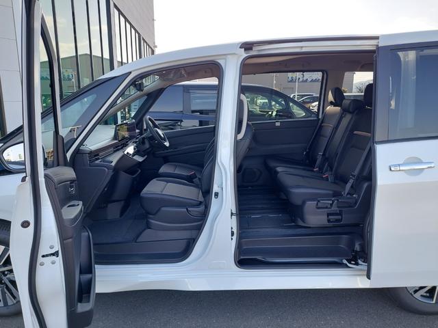 セレナ e-パワー ハイウェイスターV 登録済未使用車 12型DA 全方位カメラ ETC2.0 プロパイロット インテリジェントルームミラー 後席モニター ドライブレコーダー LEDライト コーナーセンサー 衝突軽減ブレーキ VDC LDP(31枚目)