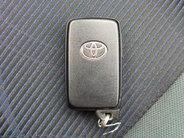 アクア S 純正ナビ フルセグTV バックカメラ シートヒーター プッシュスタート ステアリングスイッチ LEDヘッドライト オートライト ドアバイザー 社外アルミホイール スマートキー 横滑り防止装置 イモビ(30枚目)