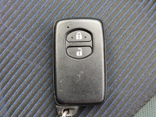 アクア S 純正ナビ フルセグTV バックカメラ シートヒーター プッシュスタート ステアリングスイッチ LEDヘッドライト オートライト ドアバイザー 社外アルミホイール スマートキー 横滑り防止装置 イモビ(31枚目)