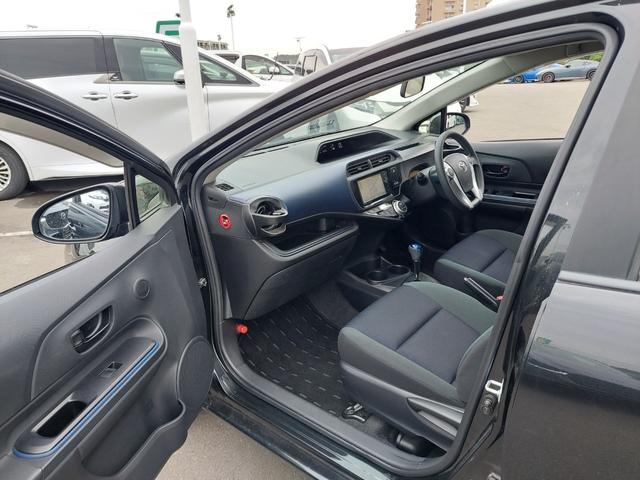 アクア S 純正ナビ フルセグTV バックカメラ シートヒーター プッシュスタート ステアリングスイッチ LEDヘッドライト オートライト ドアバイザー 社外アルミホイール スマートキー 横滑り防止装置 イモビ(36枚目)