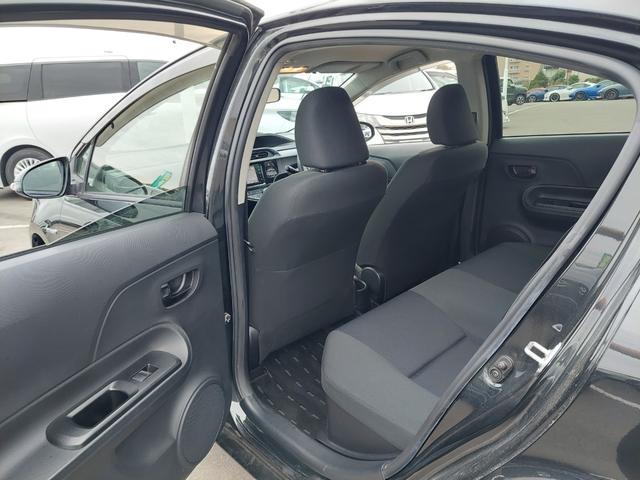 アクア S 純正ナビ フルセグTV バックカメラ シートヒーター プッシュスタート ステアリングスイッチ LEDヘッドライト オートライト ドアバイザー 社外アルミホイール スマートキー 横滑り防止装置 イモビ(40枚目)