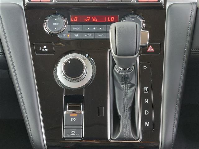 デリカD:5 ブラックエディション 未使用車 アルパインビッグX11インチナビ 12.8インチフリップダウンモニター アラウンドビューカメラ ダブルゾーン ハンドルヒーター パドルシフト ブラインドスポットモニター 電動バックドア(10枚目)