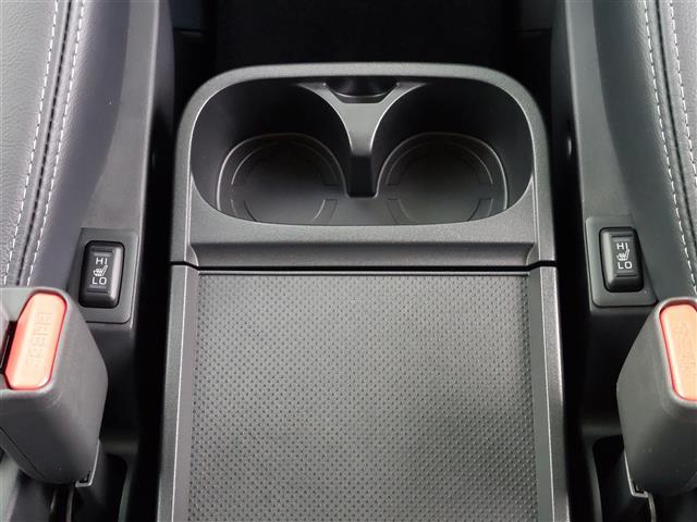 デリカD:5 ブラックエディション 未使用車 アルパインビッグX11インチナビ 12.8インチフリップダウンモニター アラウンドビューカメラ ダブルゾーン ハンドルヒーター パドルシフト ブラインドスポットモニター 電動バックドア(12枚目)