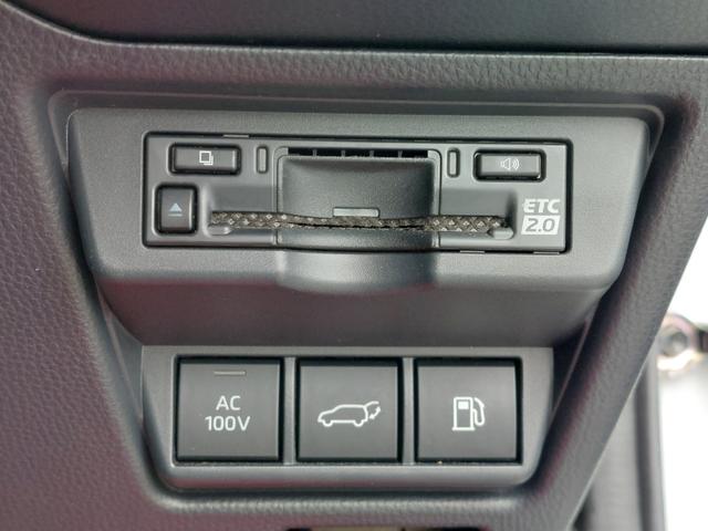 【ＥＴＣ】有料道路を利用する際に料金所で停止することなく通過できる、ＥＴＣ車載器（ノンストップ自動料金収受システム機器）が装備されています。セットアップを行うことで利用可能になります。