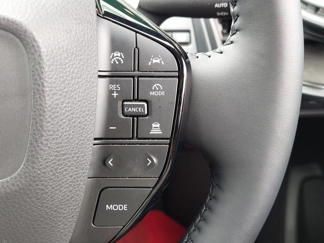 【レーダークルーズコントロール】アクセルを踏まなくても、設定した速度で走行できます！先行車との車間距離を適切に維持する追従走行の機能も有しています。機能には限界があるためご注意ください。