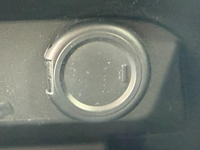 ノート S ワンオーナー 純正9型ナビ 全方位カメラ 衝突軽減 ETC ドラレコ インテリジェントミラー コーナーセンサー LEDライト フォグランプ USBポート プッシュスタート スマートキー スペアキー(19枚目)