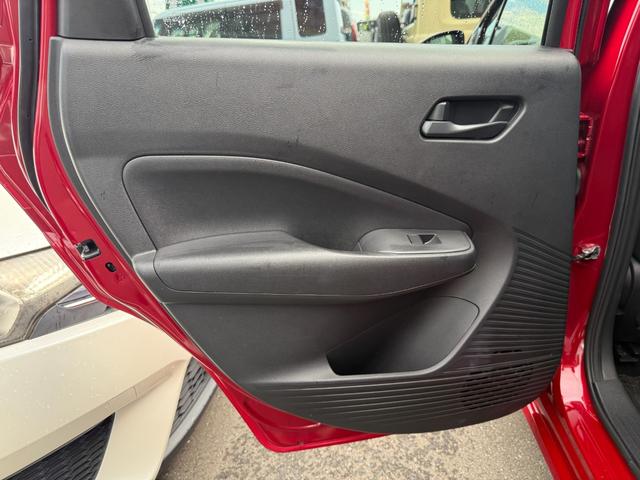 ノート S ワンオーナー 純正9型ナビ 全方位カメラ 衝突軽減 ETC ドラレコ インテリジェントミラー コーナーセンサー LEDライト フォグランプ USBポート プッシュスタート スマートキー スペアキー(42枚目)