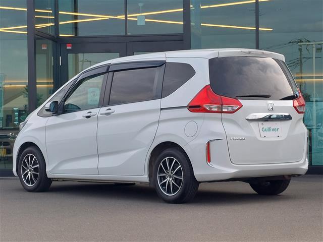フリード G・ホンダセンシング Fセグ 追突被害軽減ブレーキ Wエアバッグ パワーウィンドウ ベンチシート AUX対応 レーダーC Bluetooth対応 スマートキ カラーバックモニター エアコン キーレス 3列シ-ト ドラレコ付(3枚目)