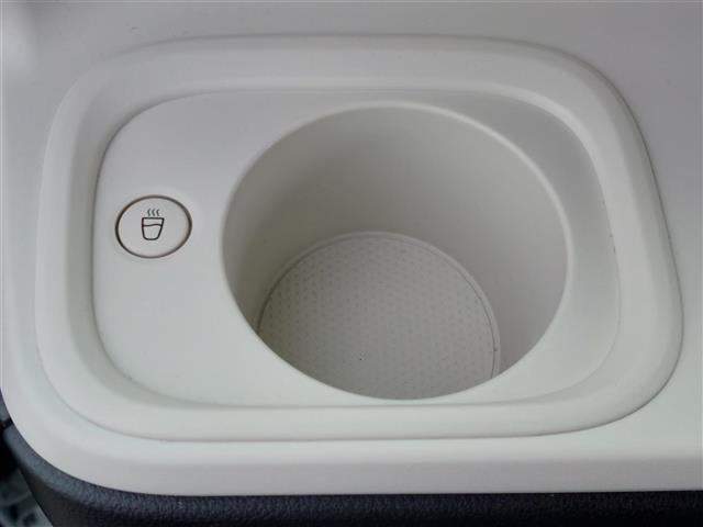 ムーヴキャンバス ストライプスＧ　スマートアシスト３　純正ナビ　パノラミックビューモニター　両側パワースライドドア　ＬＥＤヘッドライト　ドライブレコーダー　ＥＴＣ　全周囲　ＢＬＵＥＴＯＯＴＨ　前後障害物センサー　アイドルストップ　ＰＳ（8枚目）