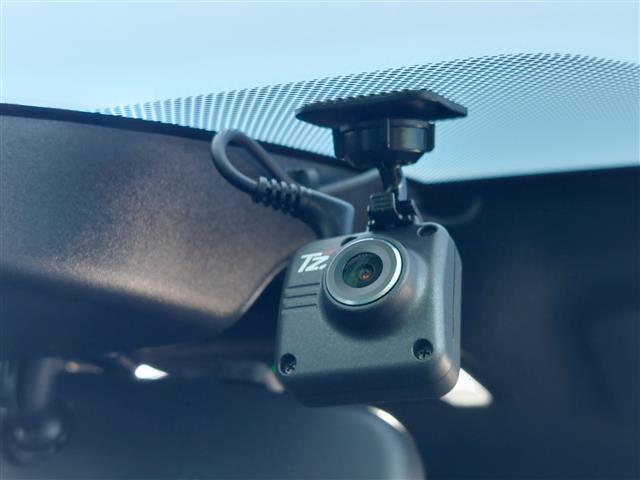 ヴォクシー ハイブリッドS-Z 快適利便パッケージHigh シートヒーター トヨタセーフティセンス パノラミックビューモニター アドバンスドパーク レーダークルーズコントロール 純正ナビ 後席モニター ハーフレザー 純正アルミW(8枚目)