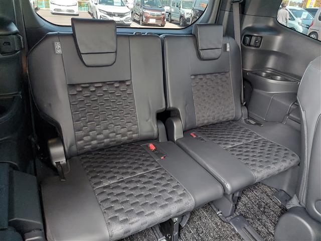 ヴォクシー ハイブリッドS-Z 快適利便パッケージHigh シートヒーター トヨタセーフティセンス パノラミックビューモニター アドバンスドパーク レーダークルーズコントロール 純正ナビ 後席モニター ハーフレザー 純正アルミW(26枚目)