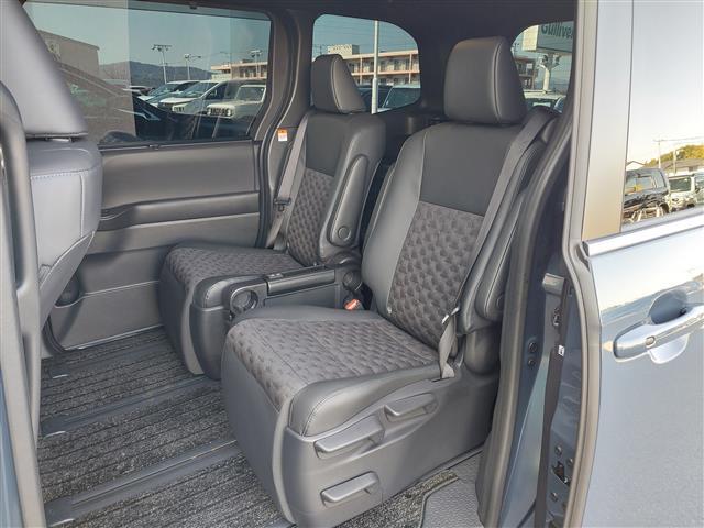 ヴォクシー ハイブリッドS-Z 快適利便パッケージHigh シートヒーター トヨタセーフティセンス パノラミックビューモニター アドバンスドパーク レーダークルーズコントロール 純正ナビ 後席モニター ハーフレザー 純正アルミW(28枚目)