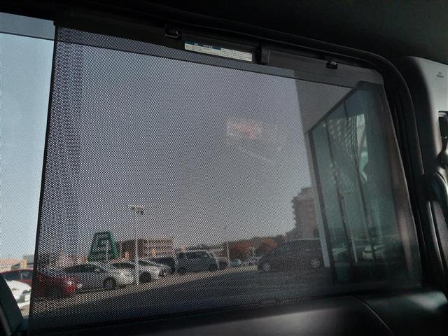 ヴォクシー ハイブリッドS-Z 快適利便パッケージHigh シートヒーター トヨタセーフティセンス パノラミックビューモニター アドバンスドパーク レーダークルーズコントロール 純正ナビ 後席モニター ハーフレザー 純正アルミW(31枚目)