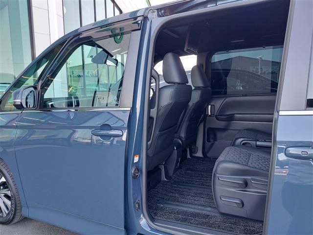 ヴォクシー ハイブリッドS-Z 快適利便パッケージHigh シートヒーター トヨタセーフティセンス パノラミックビューモニター アドバンスドパーク レーダークルーズコントロール 純正ナビ 後席モニター ハーフレザー 純正アルミW(32枚目)