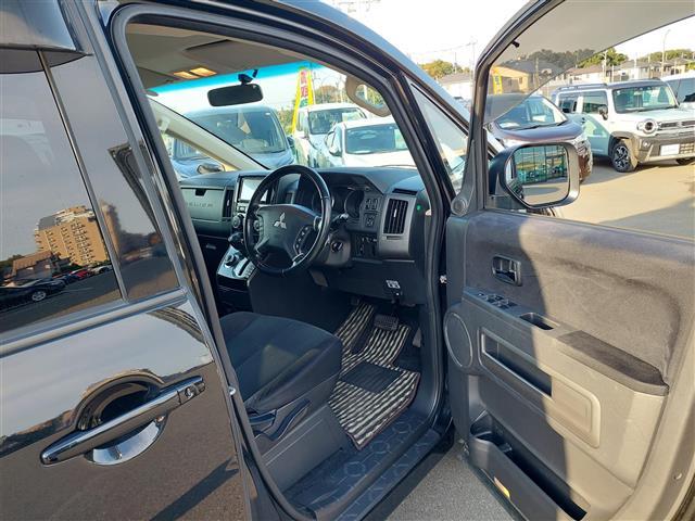 デリカＤ：５ Ｄ　パワーパッケージ　ＳＤナビＴＶ　ＡＬＰＩＮＥ天吊モニター　クルーズコントロール　ＬＥＤライト　純正グリルガード　両側パワースライドドア　パドルシフト　アヴェンチュラＡＷ　ｏｐｅｎカントリータイヤ　ＡＣ１００Ｖ電源　ＳＤ（24枚目）