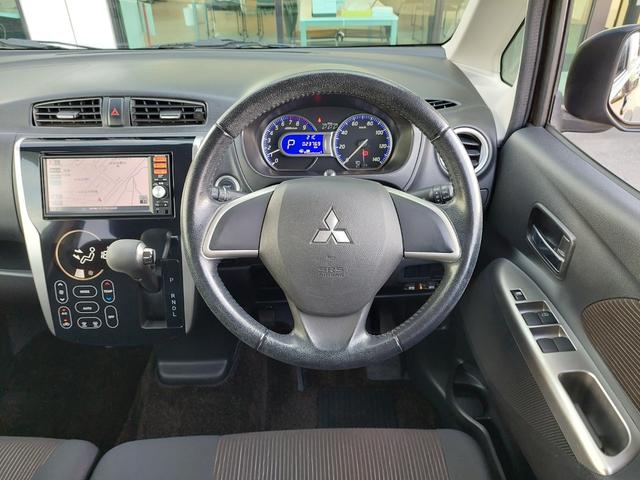 ｅＫカスタム Ｔ　純正ナビ　フルセグＴＶ　バックカメラ　ＥＴＣ　プッシュスタート　ＨＩＤヘッドライト　オートライト　ドアバイザー　電動格納ドアミラー　純正フロアマット　１５インチ純正アルミホイール　スマートキー　Ｓキー（9枚目）