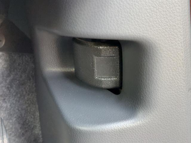 ｅＫカスタム Ｔ　純正ナビ　フルセグＴＶ　バックカメラ　ＥＴＣ　プッシュスタート　ＨＩＤヘッドライト　オートライト　ドアバイザー　電動格納ドアミラー　純正フロアマット　１５インチ純正アルミホイール　スマートキー　Ｓキー（16枚目）