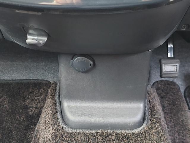 ｅＫカスタム Ｔ　純正ナビ　フルセグＴＶ　バックカメラ　ＥＴＣ　プッシュスタート　ＨＩＤヘッドライト　オートライト　ドアバイザー　電動格納ドアミラー　純正フロアマット　１５インチ純正アルミホイール　スマートキー　Ｓキー（17枚目）