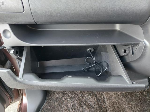ｅＫカスタム Ｔ　純正ナビ　フルセグＴＶ　バックカメラ　ＥＴＣ　プッシュスタート　ＨＩＤヘッドライト　オートライト　ドアバイザー　電動格納ドアミラー　純正フロアマット　１５インチ純正アルミホイール　スマートキー　Ｓキー（24枚目）
