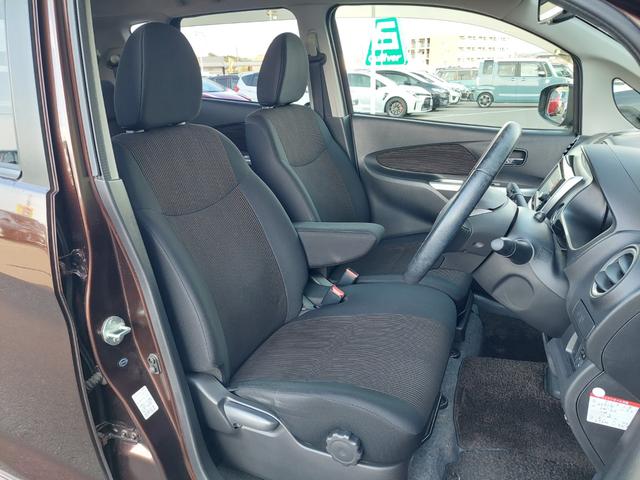 ｅＫカスタム Ｔ　純正ナビ　フルセグＴＶ　バックカメラ　ＥＴＣ　プッシュスタート　ＨＩＤヘッドライト　オートライト　ドアバイザー　電動格納ドアミラー　純正フロアマット　１５インチ純正アルミホイール　スマートキー　Ｓキー（45枚目）