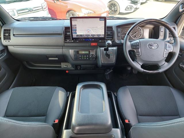ハイエースバン スーパーＧＬ　ダーク　プライムＩＩ　ベッドキット　バンパーガード　ヒッチメンバー　ＴＲＤマッドガード　トヨタセーフティセンスＣ　パノラミックビューモニター　社外ナビ　フルセグＴＶ　ＥＴＣ　ドライブレコーダー　社外アルミホイール（2枚目）