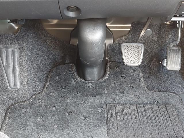 ハイエースバン スーパーＧＬ　ダーク　プライムＩＩ　ベッドキット　バンパーガード　ヒッチメンバー　ＴＲＤマッドガード　トヨタセーフティセンスＣ　パノラミックビューモニター　社外ナビ　フルセグＴＶ　ＥＴＣ　ドライブレコーダー　社外アルミホイール（38枚目）