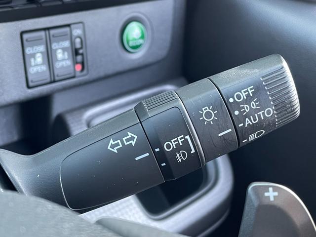 ステップワゴンスパーダ スパーダ ホンダセンシング 純正ナビ バックカメラ 後席モニター ETC2.0 アダプティブクルーズコントロール パドルシフト LEDライト 両側電動スライドドア ドラレコ 背面テーブル サンシェード LKA 純正アルミホイール(18枚目)