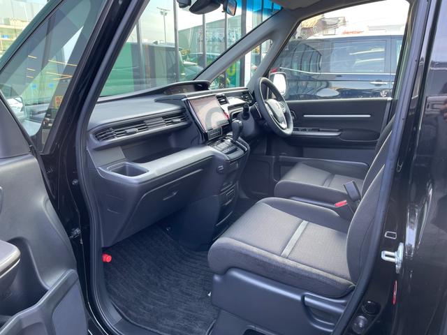 ステップワゴンスパーダ スパーダ ホンダセンシング 純正ナビ バックカメラ 後席モニター ETC2.0 アダプティブクルーズコントロール パドルシフト LEDライト 両側電動スライドドア ドラレコ 背面テーブル サンシェード LKA 純正アルミホイール(55枚目)