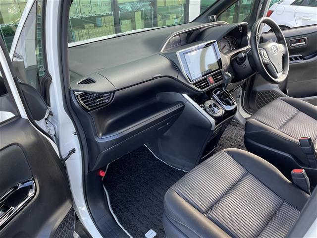 ヴォクシー ZS 煌II 純正ナビ フルセグTV バックカメラ 後席モニター ETC2.0 ドラレコ トヨタセーフティセンス クルコン コーナーセンサー 両側電動スライドドア シートバックテーブル 純正アルミホイール(9枚目)