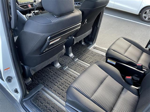 ヴォクシー ZS 煌II 純正ナビ フルセグTV バックカメラ 後席モニター ETC2.0 ドラレコ トヨタセーフティセンス クルコン コーナーセンサー 両側電動スライドドア シートバックテーブル 純正アルミホイール(13枚目)