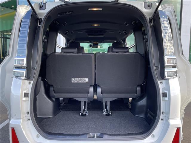 ヴォクシー ZS 煌II 純正ナビ フルセグTV バックカメラ 後席モニター ETC2.0 ドラレコ トヨタセーフティセンス クルコン コーナーセンサー 両側電動スライドドア シートバックテーブル 純正アルミホイール(16枚目)