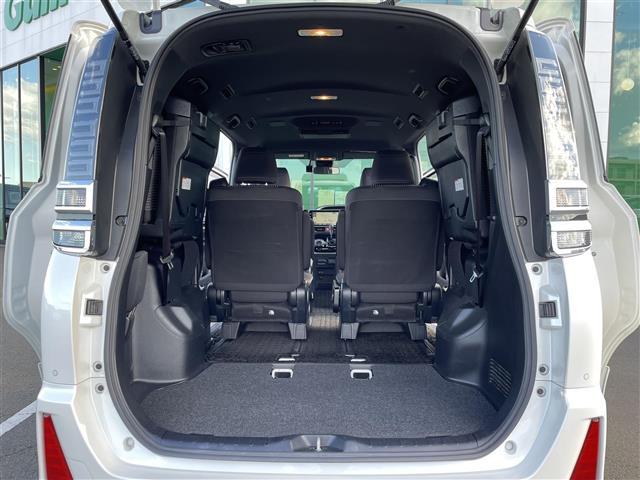 ヴォクシー ZS 煌II 純正ナビ フルセグTV バックカメラ 後席モニター ETC2.0 ドラレコ トヨタセーフティセンス クルコン コーナーセンサー 両側電動スライドドア シートバックテーブル 純正アルミホイール(17枚目)