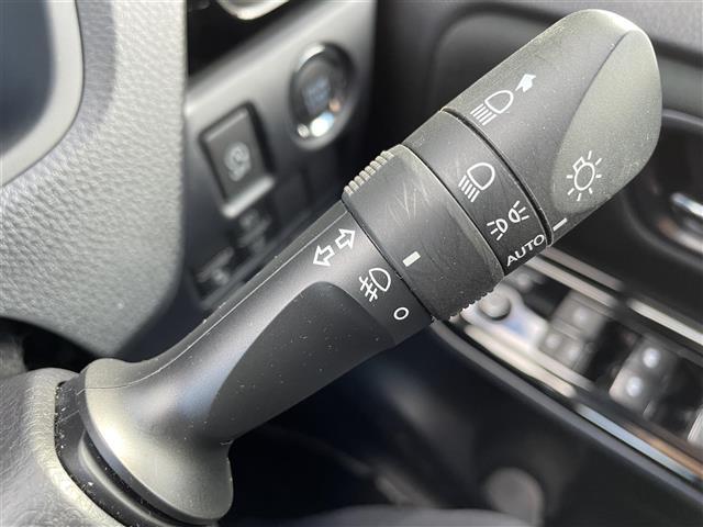 ヴォクシー ZS 煌II 純正ナビ フルセグTV バックカメラ 後席モニター ETC2.0 ドラレコ トヨタセーフティセンス クルコン コーナーセンサー 両側電動スライドドア シートバックテーブル 純正アルミホイール(27枚目)