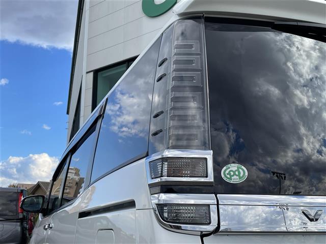 ヴォクシー ZS 煌II 純正ナビ フルセグTV バックカメラ 後席モニター ETC2.0 ドラレコ トヨタセーフティセンス クルコン コーナーセンサー 両側電動スライドドア シートバックテーブル 純正アルミホイール(37枚目)