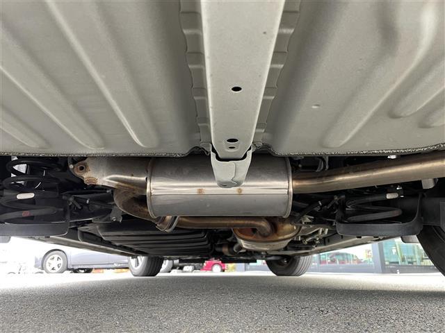 ヴォクシー ZS 煌II 純正ナビ フルセグTV バックカメラ 後席モニター ETC2.0 ドラレコ トヨタセーフティセンス クルコン コーナーセンサー 両側電動スライドドア シートバックテーブル 純正アルミホイール(41枚目)