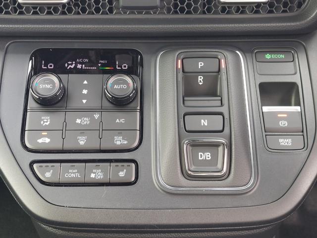 ステップワゴン e:HEVスパーダ 登録済未使用車 純正11.4型ナビ 15.6インチ後席モニター バックカメラ パドルシフト 両側パワースライドドア パワーバックドア ハーフレザーシート シートヒーター コーナーセンサー メモリナビ(15枚目)