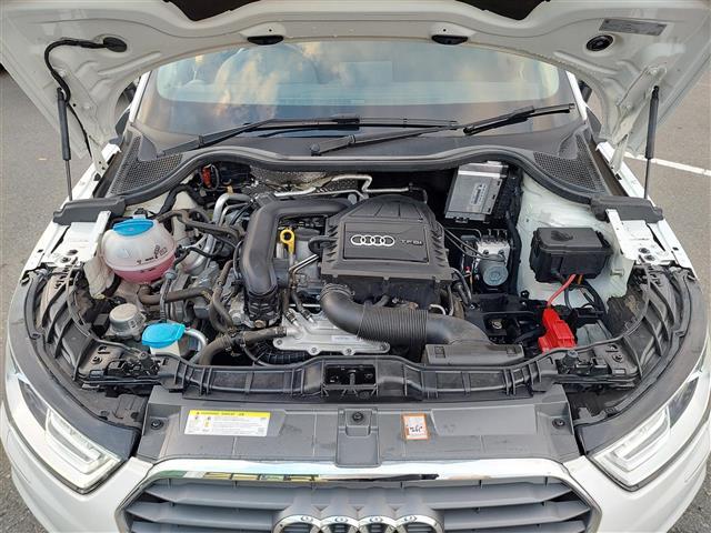 A1スポーツバック 1.0TFSI 純正ナビ フルセグTV 障害物センサー プッシュスタート アイドリングストップ HIDヘッドライト オートライト ETC 純正アルミホイール 横滑り防止装置(40枚目)