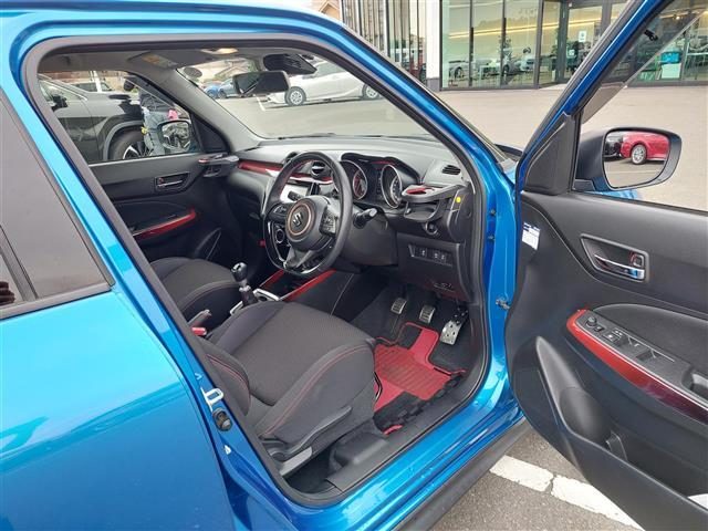 スイフトスポーツ ベースグレード 6MT 純正8型ナビ 衝突軽減 アダプティブクルーズコントロール ETC シートヒーター LEDヘッドライト フォグランプ オートライト 純正17インチAW 純正フロアマット スマートキー スペアキー(21枚目)