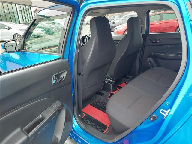 スイフトスポーツ ベースグレード 6MT 純正8型ナビ 衝突軽減 アダプティブクルーズコントロール ETC シートヒーター LEDヘッドライト フォグランプ オートライト 純正17インチAW 純正フロアマット スマートキー スペアキー(28枚目)