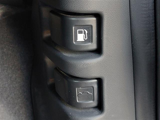 フリード＋ハイブリッド ハイブリッド・クロスターホンダセンシング　衝突軽減ブレーキ　純正ナビ　後方カメラ　ＥＴＣ　両側電動スライドドア　ハーフレザーシート　シートヒーター　ＬＥＤヘッドライト　フォグランプ　オートライト　純正１５インチＡＷ　純正フロアマット　ＥＴＣ（15枚目）