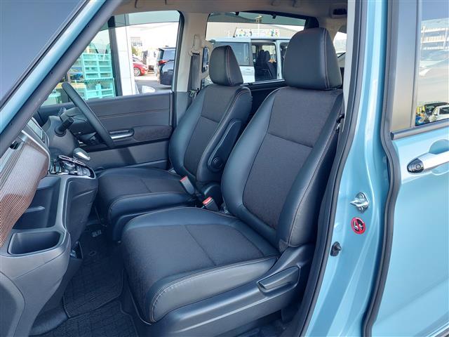 フリード＋ハイブリッド ハイブリッド・クロスターホンダセンシング　衝突軽減ブレーキ　純正ナビ　後方カメラ　ＥＴＣ　両側電動スライドドア　ハーフレザーシート　シートヒーター　ＬＥＤヘッドライト　フォグランプ　オートライト　純正１５インチＡＷ　純正フロアマット　ＥＴＣ（26枚目）