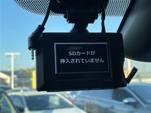 アルファード Ｚ　パノラマルーフ　純正１４型ナビ　天吊モニター　パノラミックビューモニター　自動駐車　１オーナー車　Ｂカメラ　１００Ｖ電源　ナビテレビ　エアコン　レーンキープ　ＢＴ接続　ＬＥＤ　スマキ　ム－ンル－フ（8枚目）