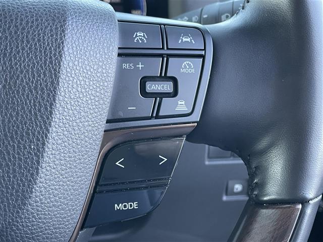 アルファード Ｚ　パノラマルーフ　純正１４型ナビ　天吊モニター　パノラミックビューモニター　自動駐車　１オーナー車　Ｂカメラ　１００Ｖ電源　ナビテレビ　エアコン　レーンキープ　ＢＴ接続　ＬＥＤ　スマキ　ム－ンル－フ（11枚目）