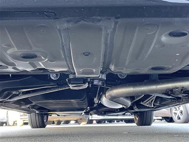 アルファード Ｚ　パノラマルーフ　純正１４型ナビ　天吊モニター　パノラミックビューモニター　自動駐車　１オーナー車　Ｂカメラ　１００Ｖ電源　ナビテレビ　エアコン　レーンキープ　ＢＴ接続　ＬＥＤ　スマキ　ム－ンル－フ（20枚目）