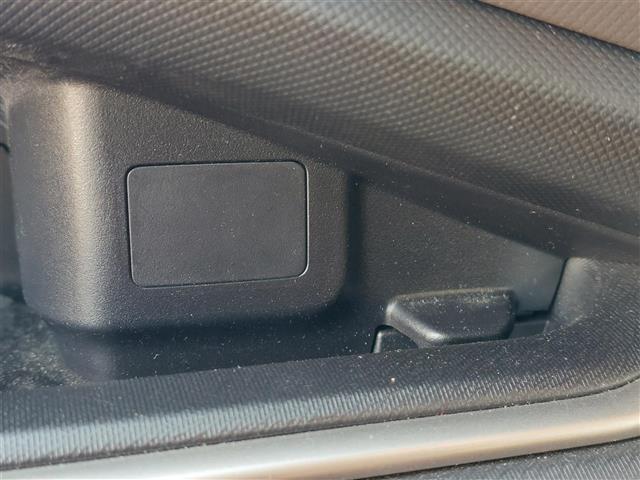 アクア G 純正ナビ フルセグTV ETC プッシュスタート 純正フロアマット オートライト ドアバイザー スマートキー オートエアコン パワーステアリング パワーウィンドウ bluetooth ナビTV 地デジ(10枚目)