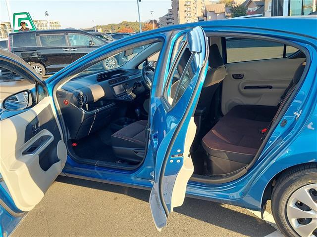 アクア G 純正ナビ フルセグTV ETC プッシュスタート 純正フロアマット オートライト ドアバイザー スマートキー オートエアコン パワーステアリング パワーウィンドウ bluetooth ナビTV 地デジ(27枚目)